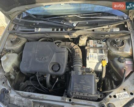 Серый ВАЗ Калина, объемом двигателя 1.6 л и пробегом 120 тыс. км за 2000 $, фото 3 на Automoto.ua