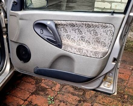 Сірий ВАЗ Kalina, об'ємом двигуна 1.6 л та пробігом 166 тис. км за 2000 $, фото 5 на Automoto.ua