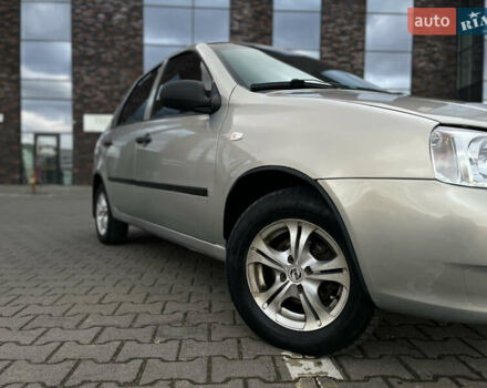 ВАЗ Калина 2006 в Черновцах на Automoto.ua Серый ВАЗ Калина, объемом двигателя 1.6 л и пробегом 190 тыс. км за 2750 $, фото 5 на Automoto.ua