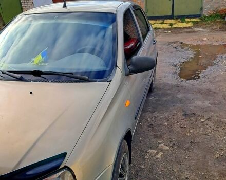 Сірий ВАЗ Kalina, об'ємом двигуна 1.6 л та пробігом 175 тис. км за 2000 $, фото 1 на Automoto.ua