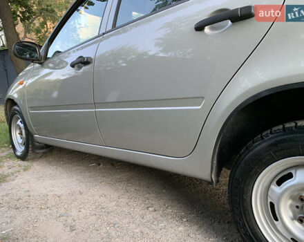Сірий ВАЗ Калина, об'ємом двигуна 1.6 л та пробігом 195 тис. км за 1899 $, фото 19 на Automoto.ua