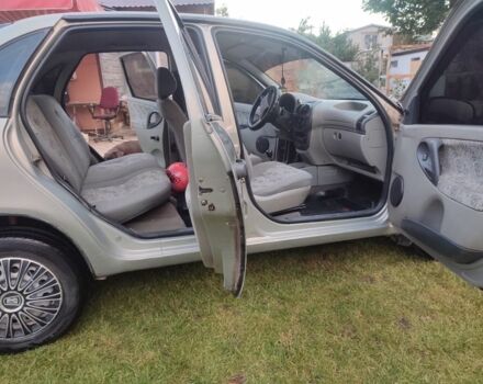 Серый ВАЗ Калина, объемом двигателя 1.6 л и пробегом 160 тыс. км за 1700 $, фото 5 на Automoto.ua