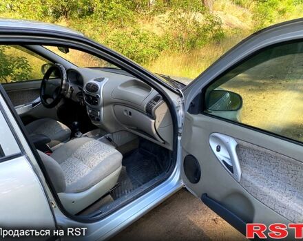 Сірий ВАЗ Kalina, об'ємом двигуна 1.6 л та пробігом 175 тис. км за 2250 $, фото 12 на Automoto.ua