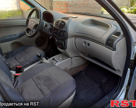 Серый ВАЗ Kalina, объемом двигателя 1.6 л и пробегом 263 тыс. км за 2200 $, фото 2 на Automoto.ua