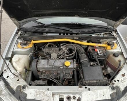 Серый ВАЗ Калина, объемом двигателя 1.6 л и пробегом 201 тыс. км за 2000 $, фото 4 на Automoto.ua