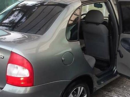 Серый ВАЗ Калина, объемом двигателя 1.6 л и пробегом 159 тыс. км за 2000 $, фото 8 на Automoto.ua