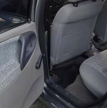 Серый ВАЗ Калина, объемом двигателя 1.6 л и пробегом 159 тыс. км за 2000 $, фото 4 на Automoto.ua