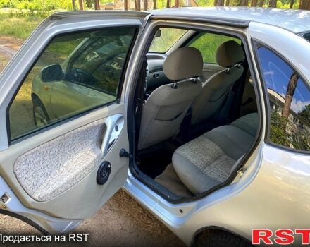 Сірий ВАЗ Kalina, об'ємом двигуна 1.6 л та пробігом 175 тис. км за 2250 $, фото 4 на Automoto.ua