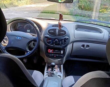 Серый ВАЗ Kalina, объемом двигателя 1.6 л и пробегом 215 тыс. км за 2000 $, фото 5 на Automoto.ua