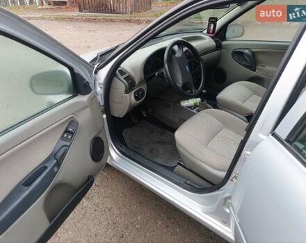 Сірий ВАЗ Калина, об'ємом двигуна 1.6 л та пробігом 157 тис. км за 1999 $, фото 5 на Automoto.ua