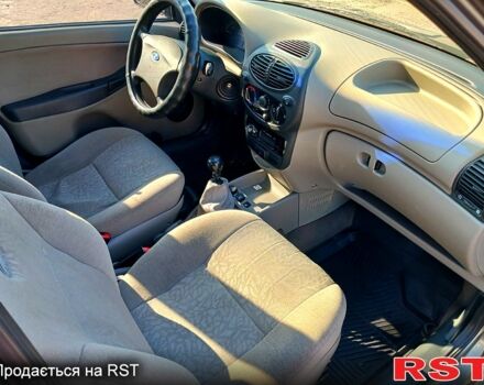 Сірий ВАЗ Kalina, об'ємом двигуна 1.4 л та пробігом 130 тис. км за 2700 $, фото 5 на Automoto.ua