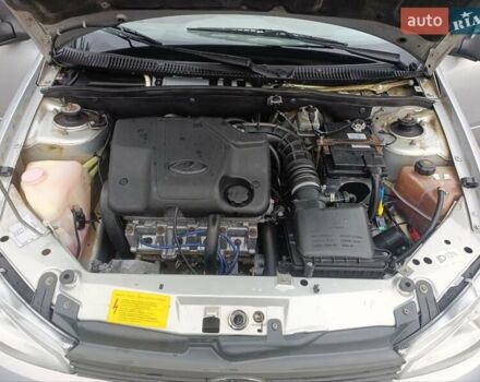 Сірий ВАЗ Калина, об'ємом двигуна 1.6 л та пробігом 157 тис. км за 1999 $, фото 10 на Automoto.ua