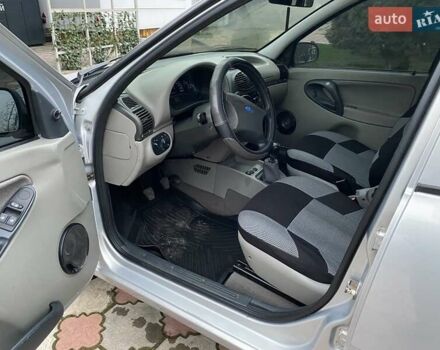 Серый ВАЗ Калина, объемом двигателя 1.6 л и пробегом 104 тыс. км за 3500 $, фото 6 на Automoto.ua