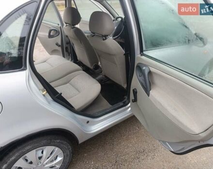 Сірий ВАЗ Калина, об'ємом двигуна 1.6 л та пробігом 157 тис. км за 1999 $, фото 7 на Automoto.ua