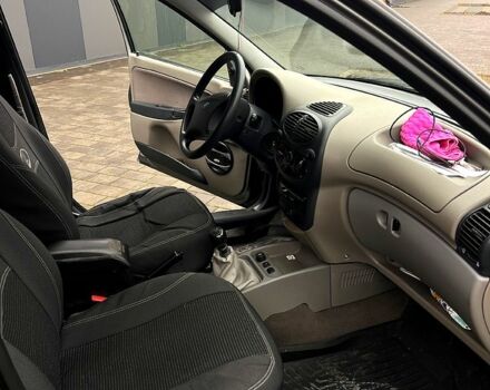 Сірий ВАЗ Kalina, об'ємом двигуна 1.4 л та пробігом 157 тис. км за 3999 $, фото 12 на Automoto.ua