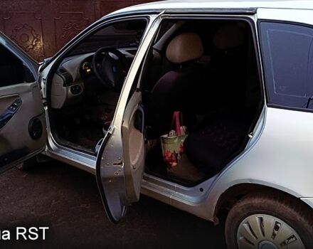 Сірий ВАЗ Kalina, об'ємом двигуна 1.5 л та пробігом 188 тис. км за 2000 $, фото 6 на Automoto.ua