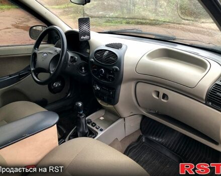 Серый ВАЗ Kalina, объемом двигателя 1.4 л и пробегом 231 тыс. км за 1750 $, фото 8 на Automoto.ua