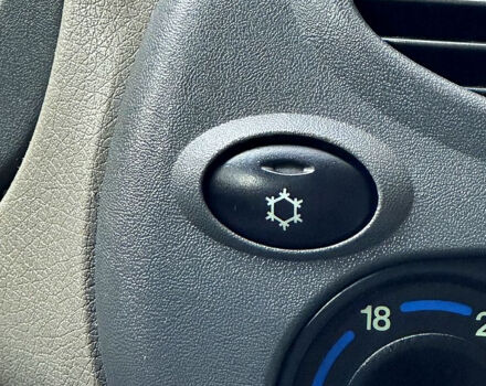 Серый ВАЗ Kalina, объемом двигателя 1.4 л и пробегом 200 тыс. км за 2650 $, фото 9 на Automoto.ua