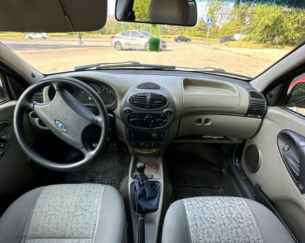 Серый ВАЗ Kalina, объемом двигателя 1.4 л и пробегом 200 тыс. км за 2650 $, фото 11 на Automoto.ua