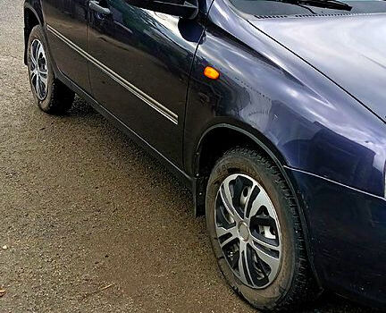 Синий ВАЗ Kalina, объемом двигателя 1.6 л и пробегом 233 тыс. км за 2100 $, фото 7 на Automoto.ua