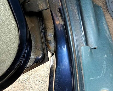 Синий ВАЗ Kalina, объемом двигателя 1.6 л и пробегом 233 тыс. км за 2100 $, фото 3 на Automoto.ua