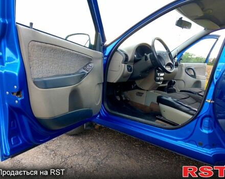 Синий ВАЗ Kalina, объемом двигателя 1.6 л и пробегом 95 тыс. км за 2000 $, фото 12 на Automoto.ua