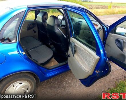 Синий ВАЗ Kalina, объемом двигателя 1.6 л и пробегом 95 тыс. км за 2000 $, фото 8 на Automoto.ua