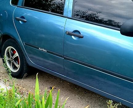 Синий ВАЗ Kalina, объемом двигателя 1.6 л и пробегом 0 тыс. км за 1950 $, фото 1 на Automoto.ua