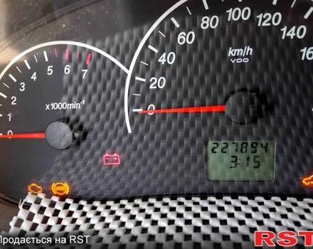 Синий ВАЗ Kalina, объемом двигателя 1.6 л и пробегом 227 тыс. км за 2000 $, фото 6 на Automoto.ua