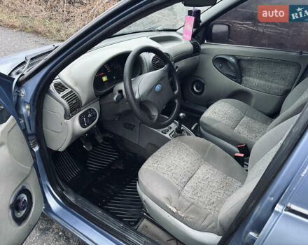 Синий ВАЗ Калина, объемом двигателя 1.6 л и пробегом 262 тыс. км за 1599 $, фото 5 на Automoto.ua