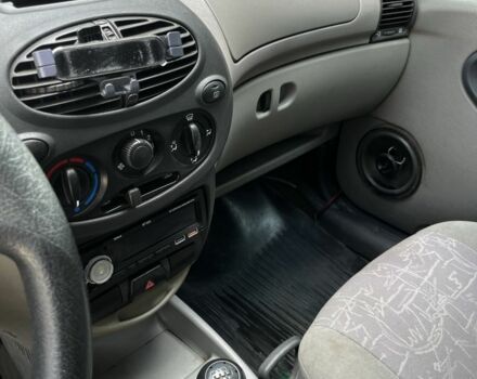 Синий ВАЗ Калина, объемом двигателя 1.6 л и пробегом 102 тыс. км за 1800 $, фото 5 на Automoto.ua