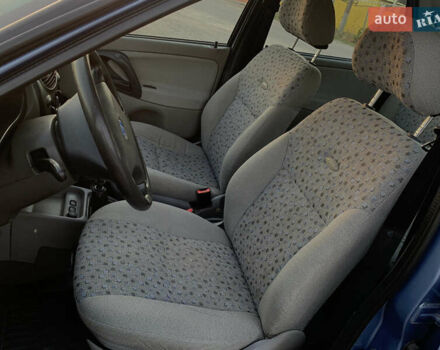 Синий ВАЗ Калина, объемом двигателя 1.6 л и пробегом 127 тыс. км за 2450 $, фото 12 на Automoto.ua