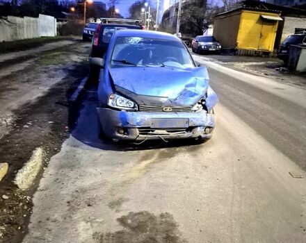 Синий ВАЗ Kalina, объемом двигателя 1.4 л и пробегом 300 тыс. км за 700 $, фото 2 на Automoto.ua