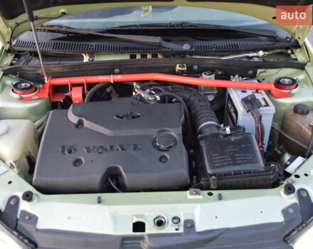 Зеленый ВАЗ Калина, объемом двигателя 1.6 л и пробегом 271 тыс. км за 2800 $, фото 20 на Automoto.ua