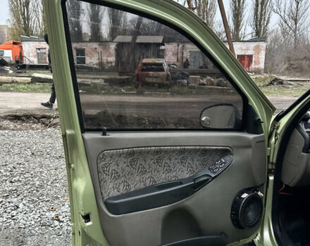 Зеленый ВАЗ Калина, объемом двигателя 1.6 л и пробегом 239 тыс. км за 1350 $, фото 25 на Automoto.ua