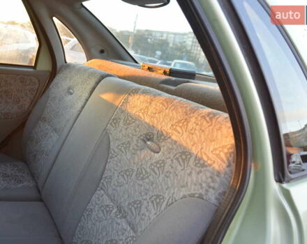 Зеленый ВАЗ Калина, объемом двигателя 1.6 л и пробегом 271 тыс. км за 2800 $, фото 8 на Automoto.ua