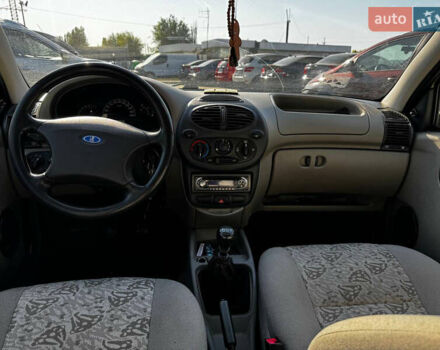 Зелений ВАЗ Калина, об'ємом двигуна 1.6 л та пробігом 150 тис. км за 1699 $, фото 8 на Automoto.ua