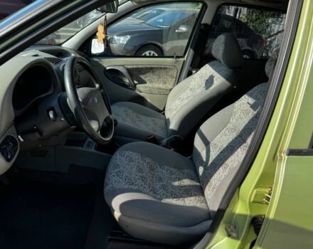 Зелений ВАЗ Калина, об'ємом двигуна 1.6 л та пробігом 150 тис. км за 1699 $, фото 5 на Automoto.ua