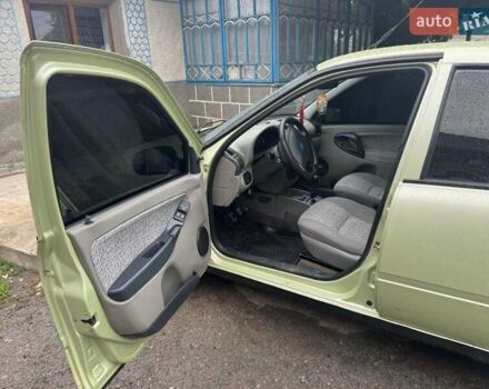 Зелений ВАЗ Калина, об'ємом двигуна 1.6 л та пробігом 153 тис. км за 1600 $, фото 5 на Automoto.ua
