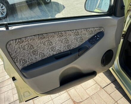 Зелений ВАЗ Калина, об'ємом двигуна 1.6 л та пробігом 150 тис. км за 1699 $, фото 7 на Automoto.ua