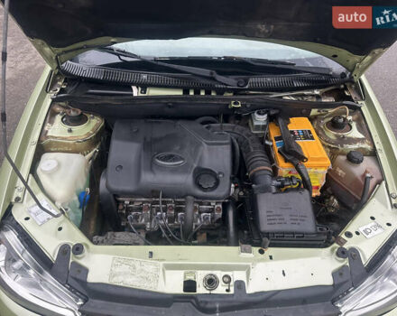 Зеленый ВАЗ Калина, объемом двигателя 1.6 л и пробегом 115 тыс. км за 1500 $, фото 8 на Automoto.ua