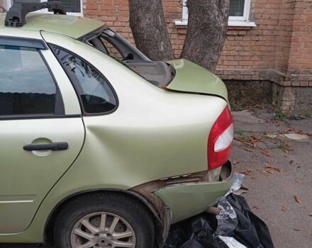 Зеленый ВАЗ Калина, объемом двигателя 1.6 л и пробегом 95 тыс. км за 1500 $, фото 3 на Automoto.ua