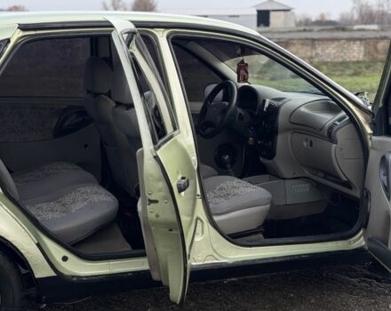 Зеленый ВАЗ Калина, объемом двигателя 1.6 л и пробегом 200 тыс. км за 1550 $, фото 6 на Automoto.ua