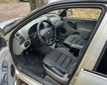 Зелений ВАЗ Калина, об'ємом двигуна 1.4 л та пробігом 148 тис. км за 2300 $, фото 4 на Automoto.ua