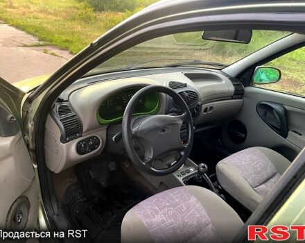 Зелений ВАЗ Kalina, об'ємом двигуна 1.6 л та пробігом 120 тис. км за 1600 $, фото 7 на Automoto.ua