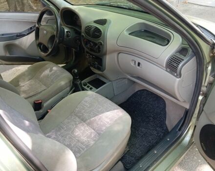 Зеленый ВАЗ Калина, объемом двигателя 1.4 л и пробегом 201 тыс. км за 1500 $, фото 7 на Automoto.ua