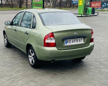 Зеленый ВАЗ Калина, объемом двигателя 1.6 л и пробегом 171 тыс. км за 1750 $, фото 5 на Automoto.ua