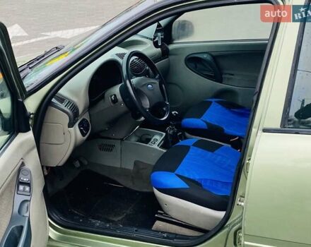 Зеленый ВАЗ Калина, объемом двигателя 1.6 л и пробегом 171 тыс. км за 1750 $, фото 9 на Automoto.ua