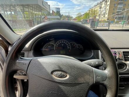 Серый ВАЗ Lada Priora, объемом двигателя 1.6 л и пробегом 192 тыс. км за 2200 $, фото 1 на Automoto.ua