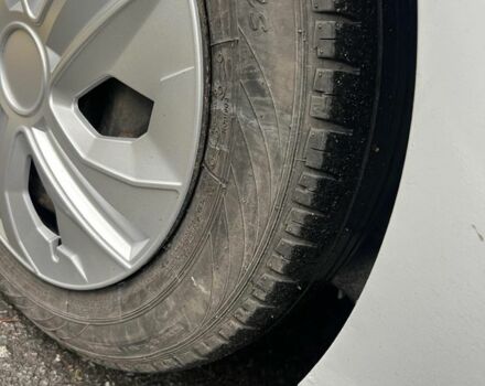 Білий ВАЗ Largus, об'ємом двигуна 1.6 л та пробігом 361 тис. км за 3900 $, фото 6 на Automoto.ua